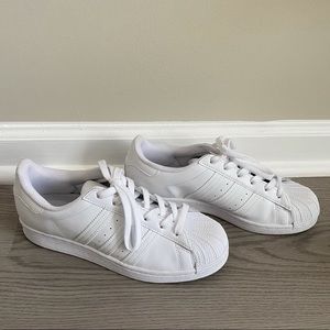 Adidas Women’s Superstar shoes - White Size 7.5